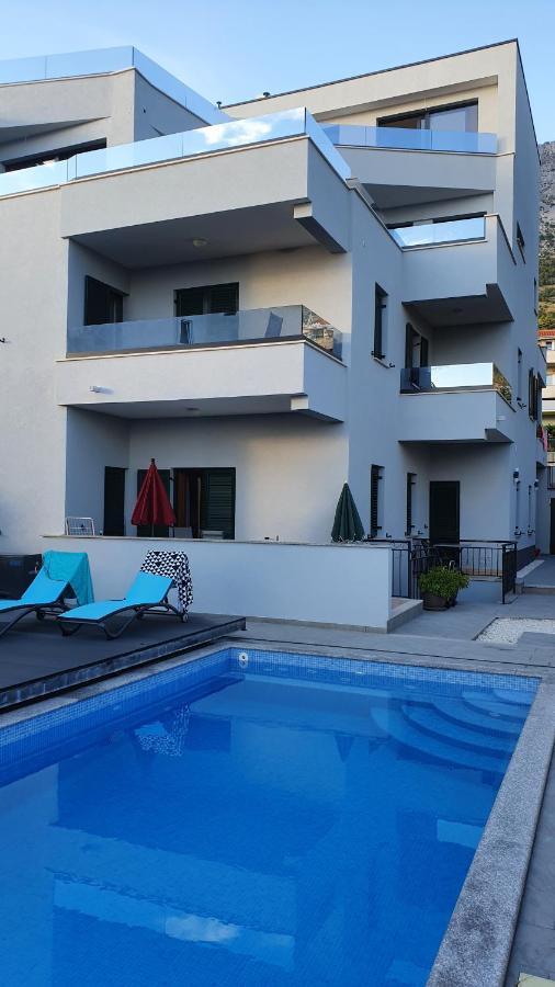 Apartments Marina 奥米什 外观 照片