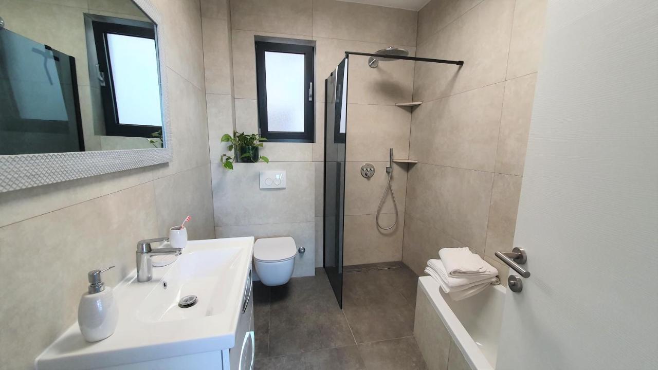 Apartments Marina 奥米什 外观 照片