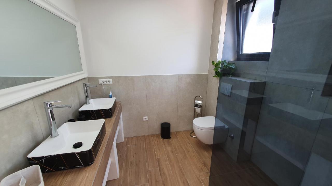 Apartments Marina 奥米什 外观 照片